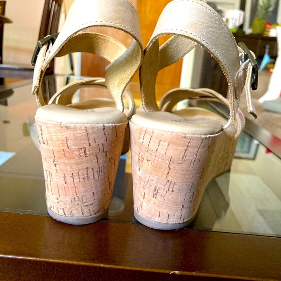 All leather platform sandals by Cordani - Picture 2 of 7